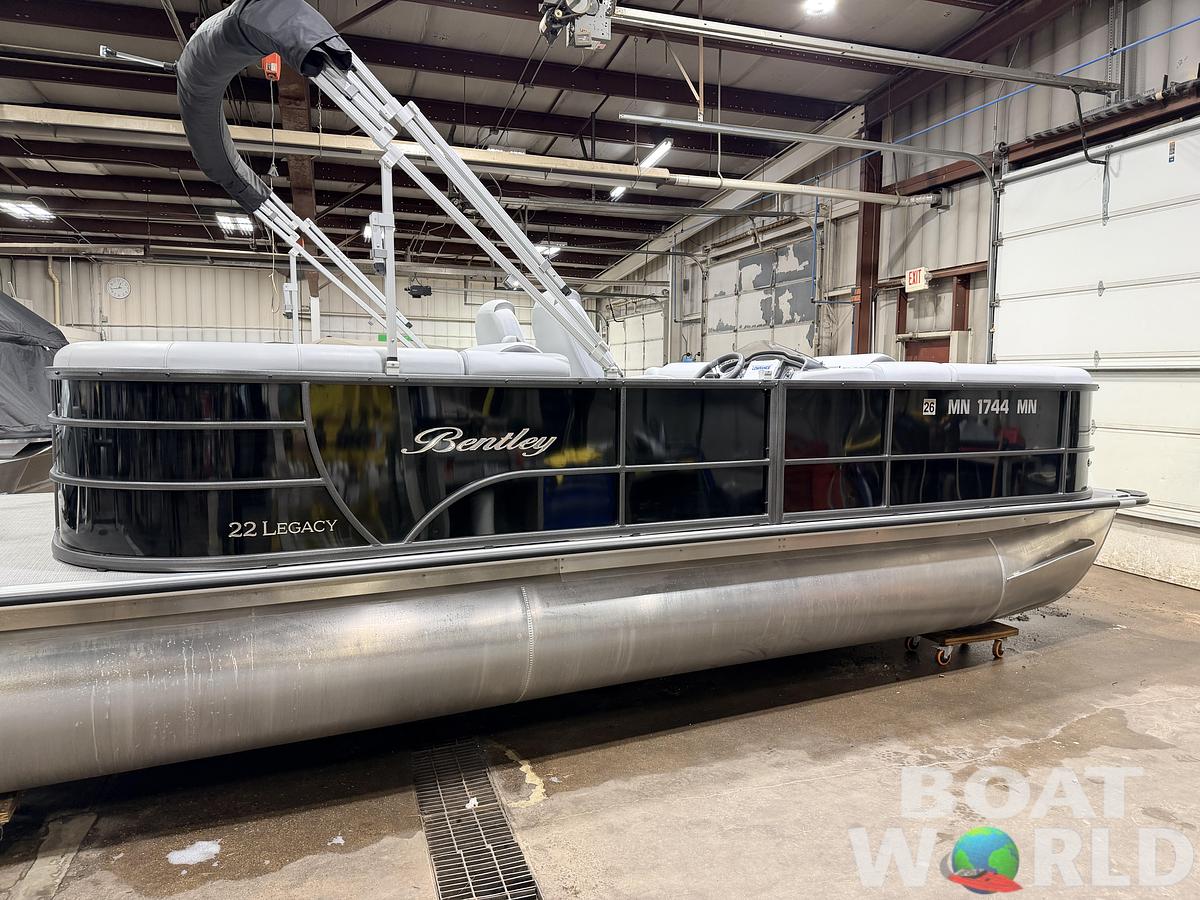Used 2024 Bentley Pontoons Legacy 223 Navigator Quad Lounge Tri-toon Pontoon & 150HP Honda 4-Stroke EFI