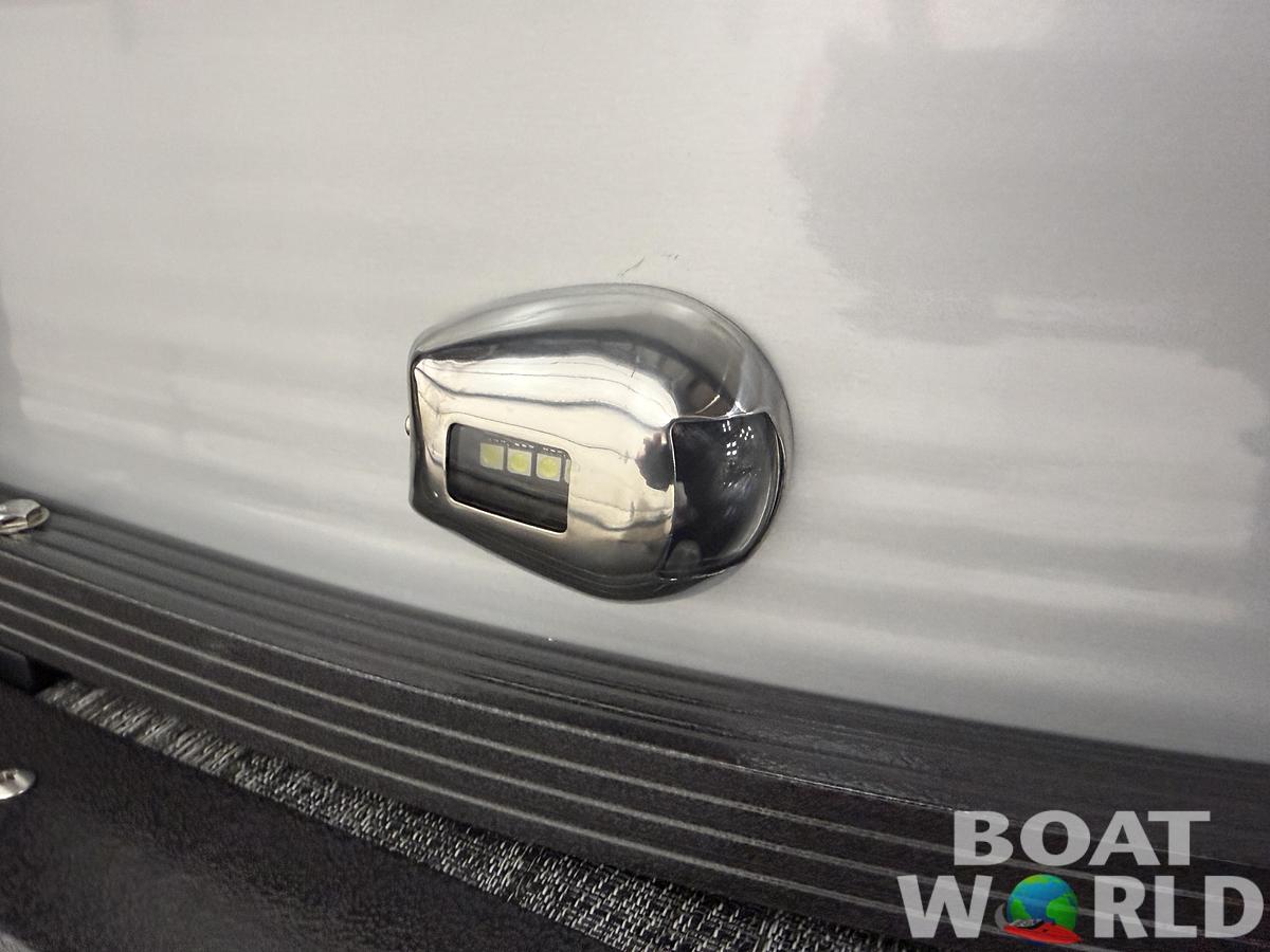 2026 Montego Bay 8522 Swingback Deluxe Pontoon