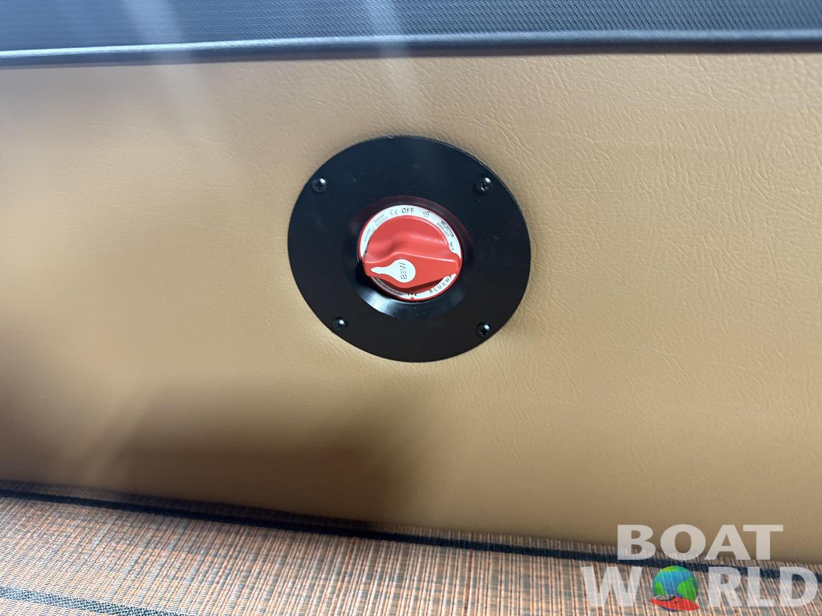 2026 Bentley Pontoons Elite 223 Swingback Tritoon