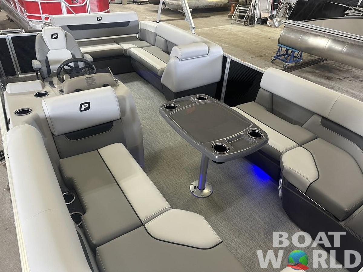 2025 Princecraft Vectra 21 RL Lounge Swingback & Mercury 4-Stroke EFI