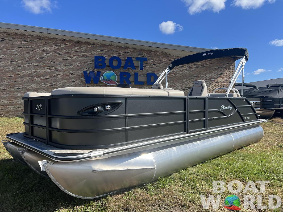 2026 Bentley Pontoons Legacy 223 Swingback Tritoon 