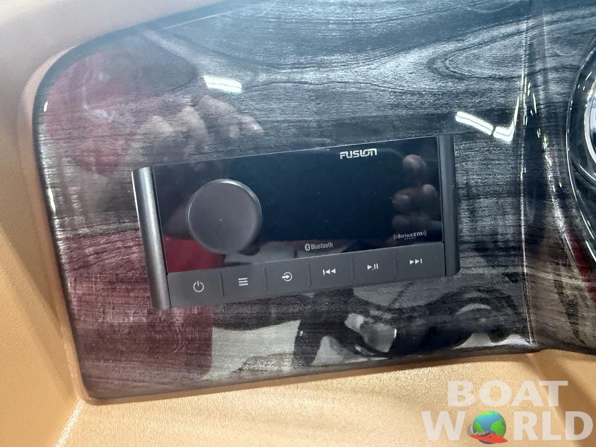 2025 Tahoe Pontoons LTZ 2385 Quad Lounge Shift Flip & Honda 4-Stroke EFI