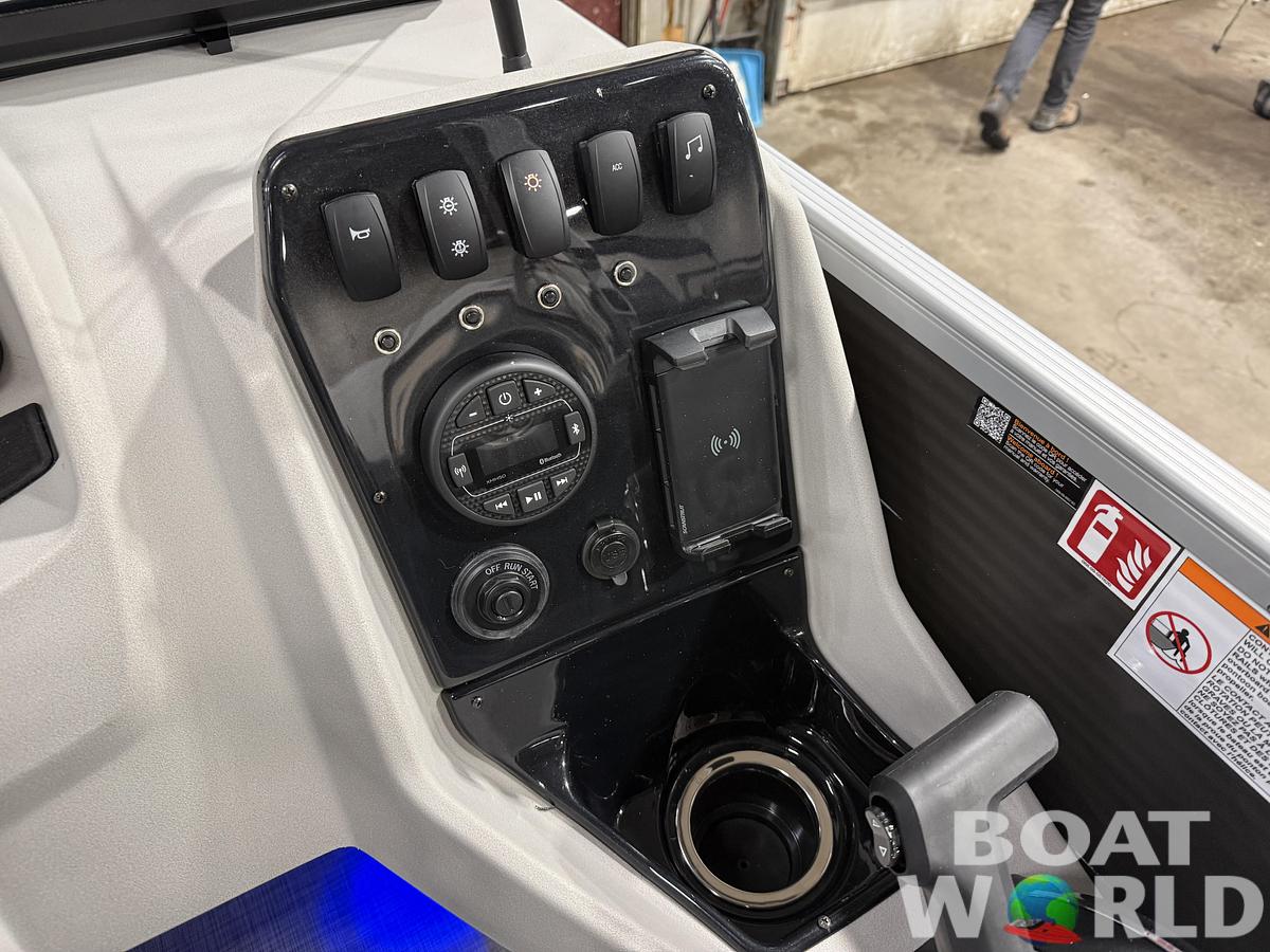 2026 Princecraft Vectra 21 RL Swingback Dinette Pontoon 