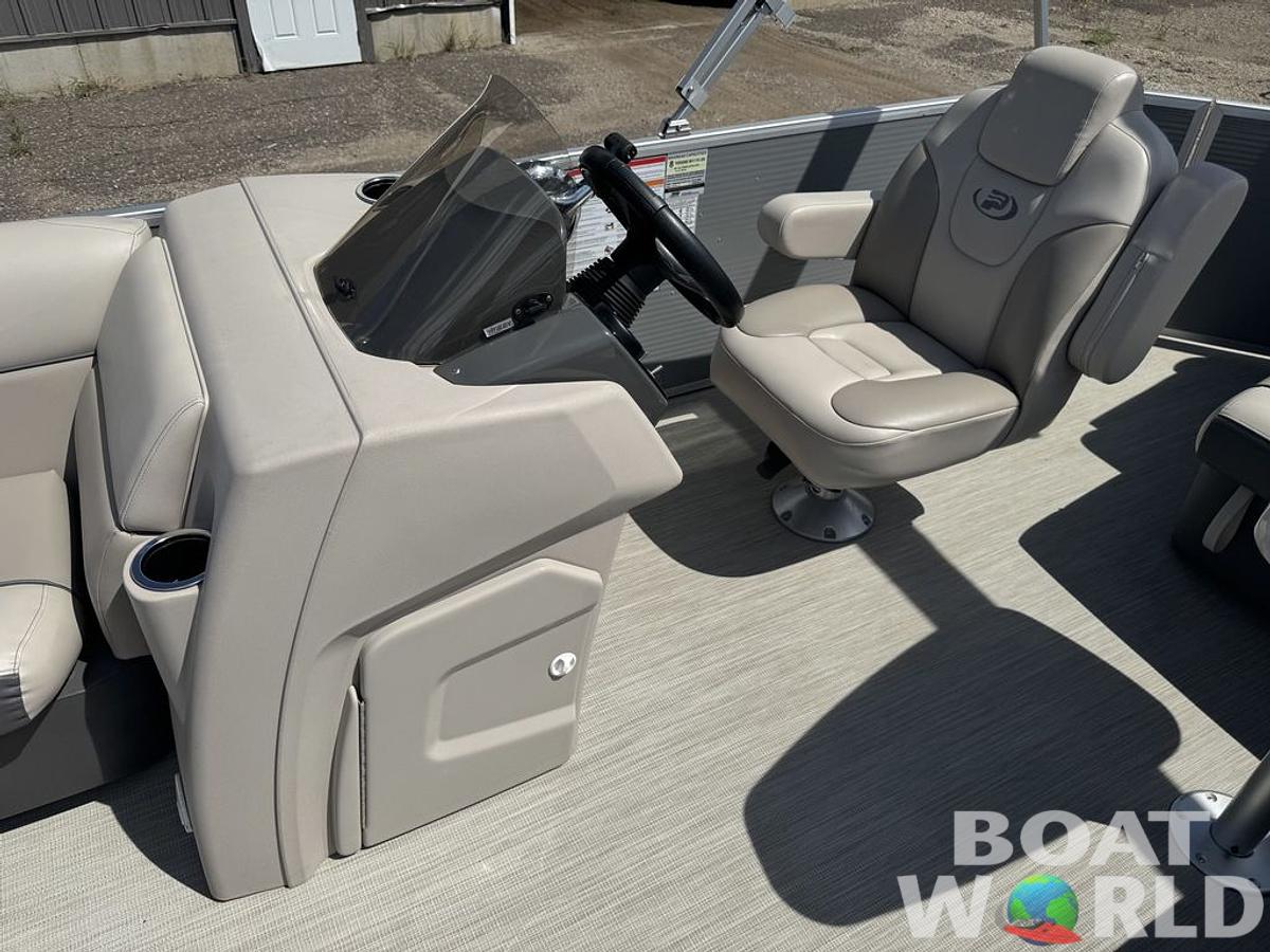 Used 2020 Princecraft Vectra 19 Pontoon