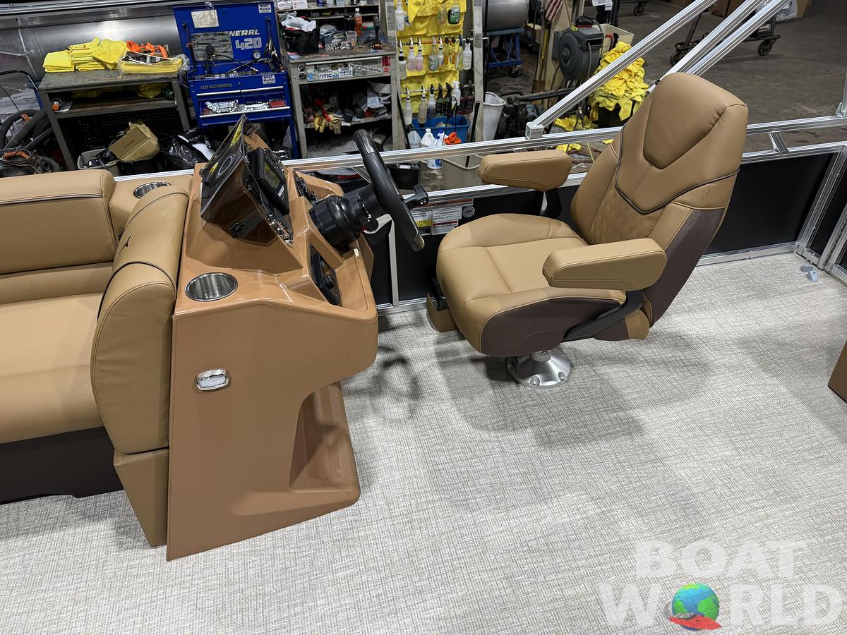 2027 Tahoe Sport VRB 2385 Swingback & 140HP $41995