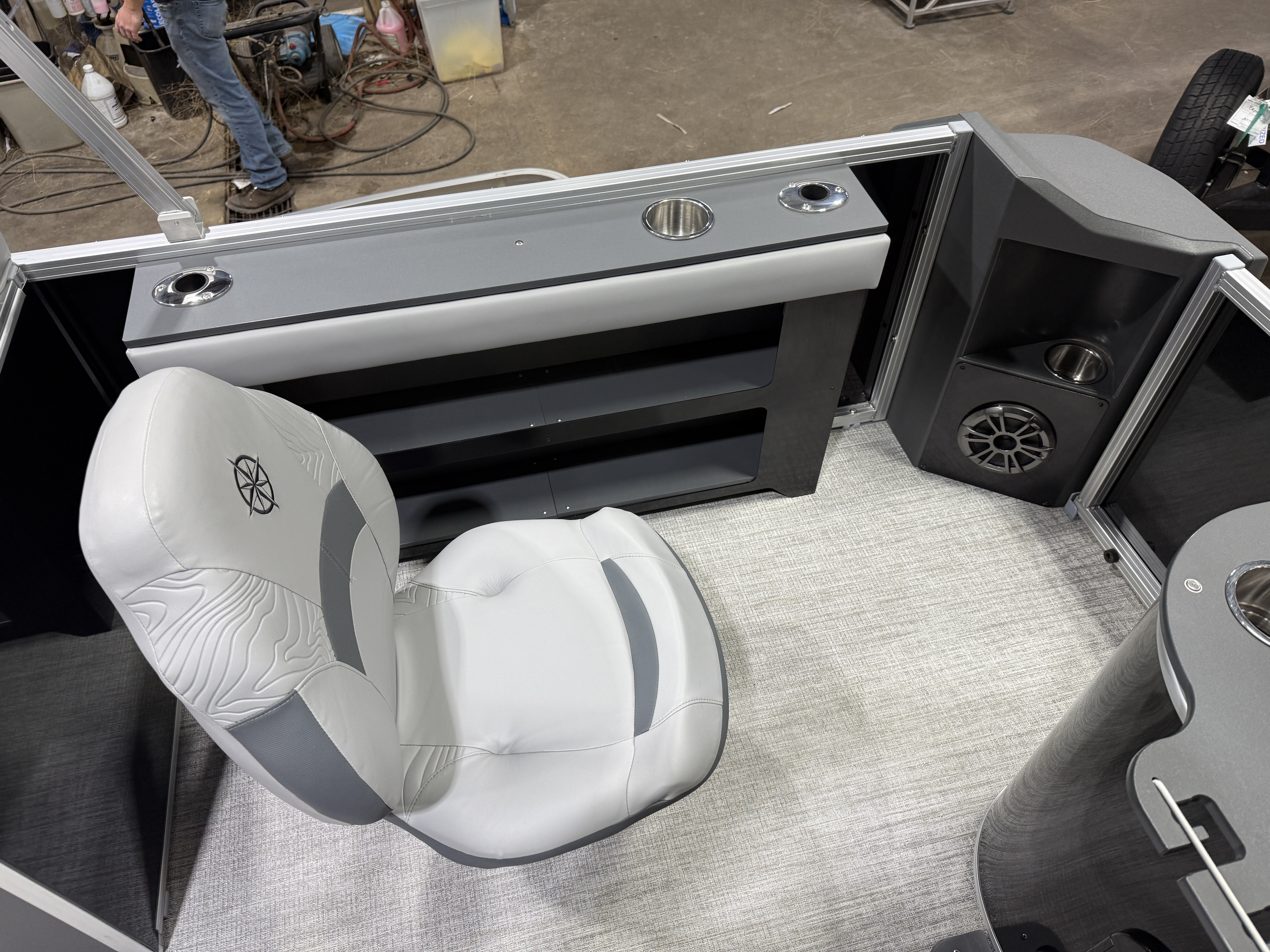 2026 Tahoe Pontoons GEOfish 2385 Rear Fish 