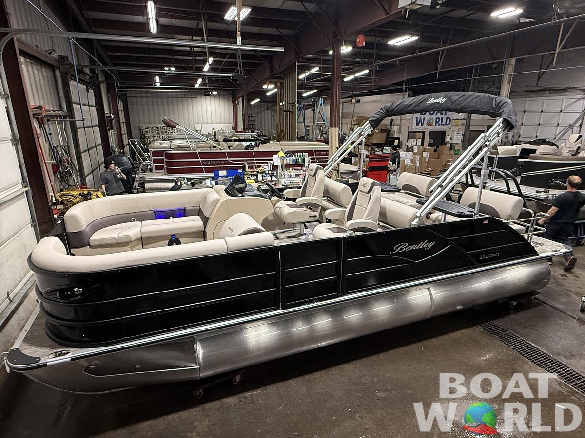 2026 Bentley Pontoons Legacy 223 QSB Swingback Tritoon 