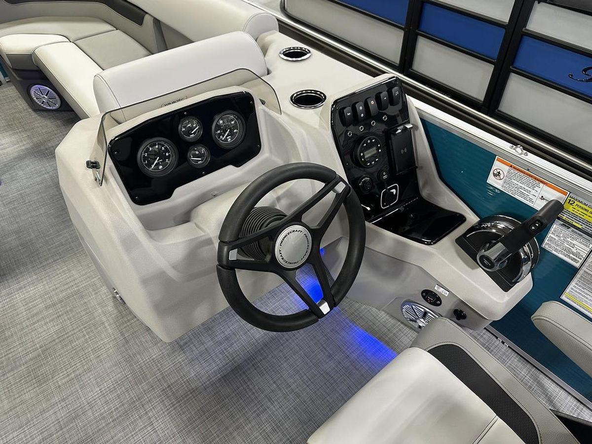 2025 Princecraft Vectra 23 RL Swingback Lounge Pontoon & Mercury 4-Stroke EFI