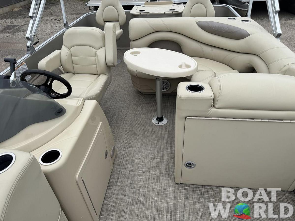Used 2017 Sylvan 820 Cruise-n-Fish Pontoon