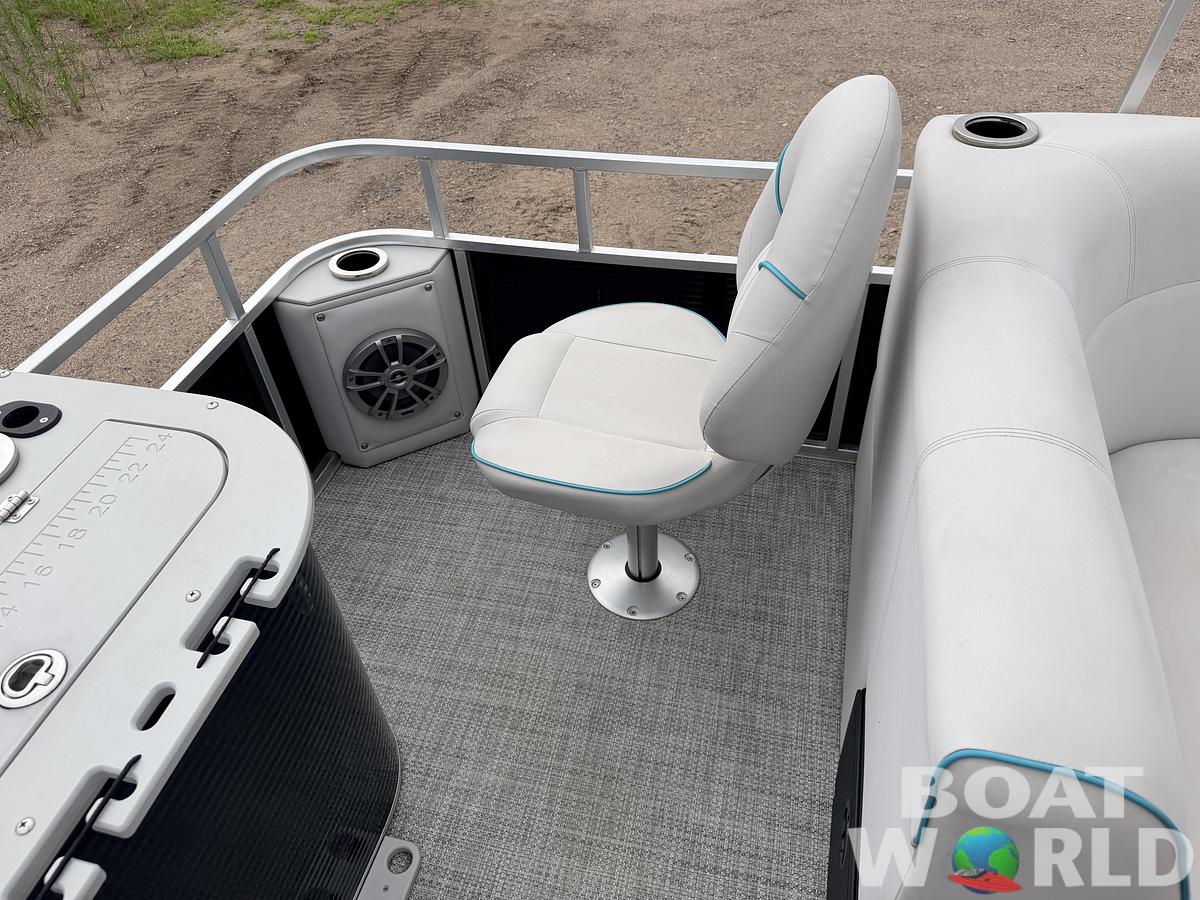 Used 2019 Qwest 822 LS Tritoon & 150HP Honda 4Stroke -$29,995