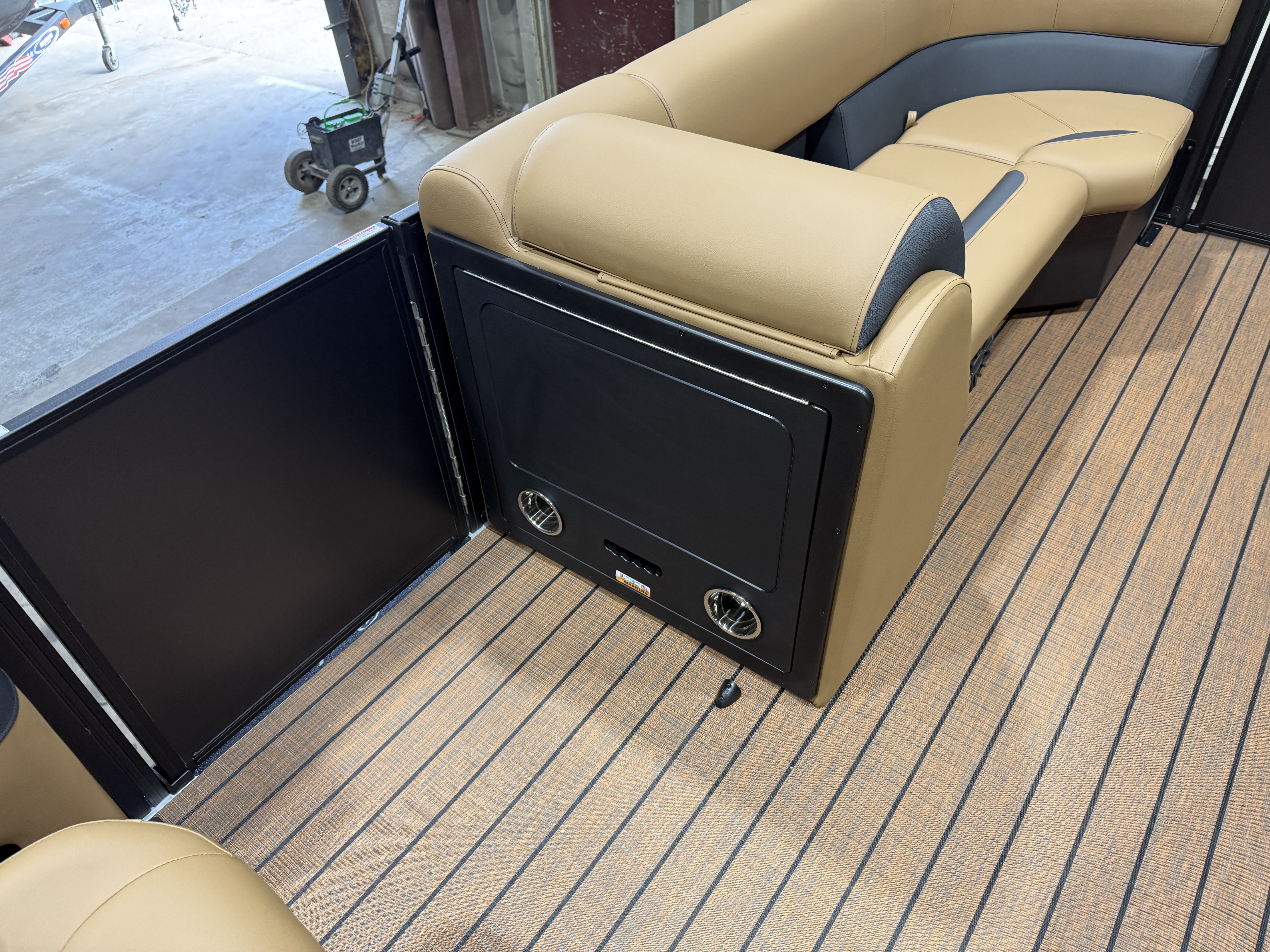 2027 Bentley Legacy 220 QSB Swingback $46995