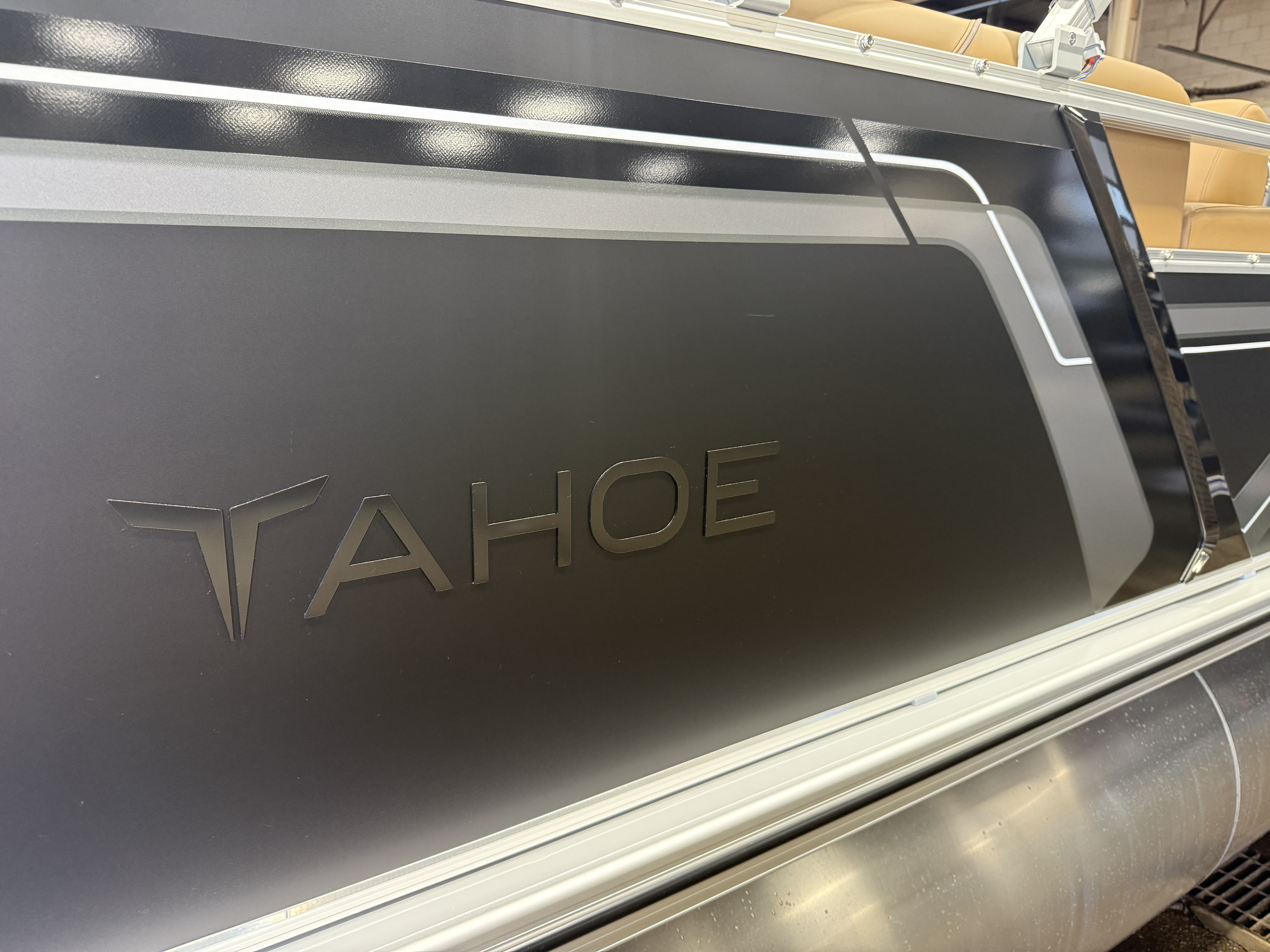 2027 Tahoe Sport VRB Premium 2385 Swingback & 4-Stroke $37995