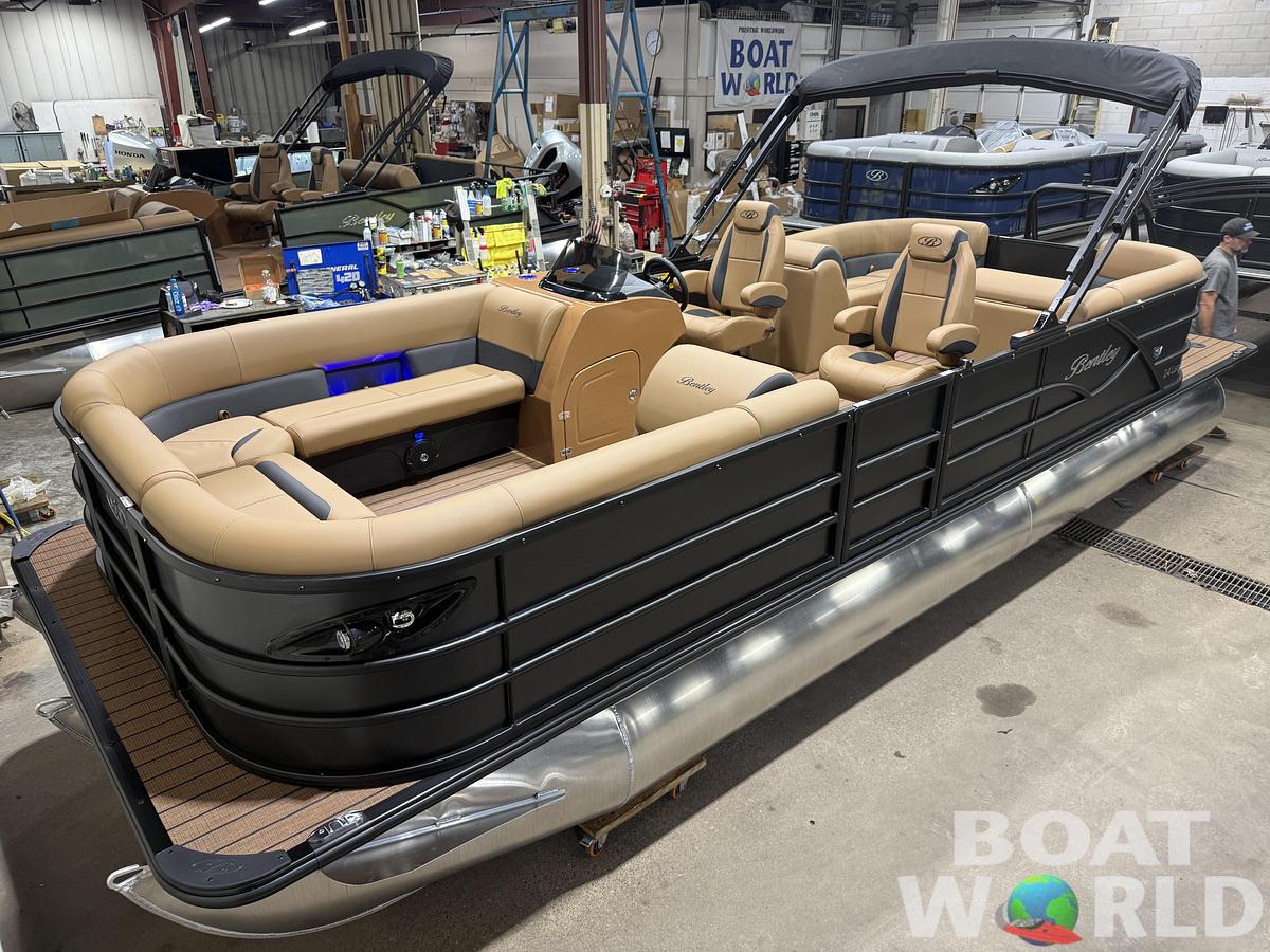 2026 Bentley 300HP Legacy 243 Navigator Tritoon $68995