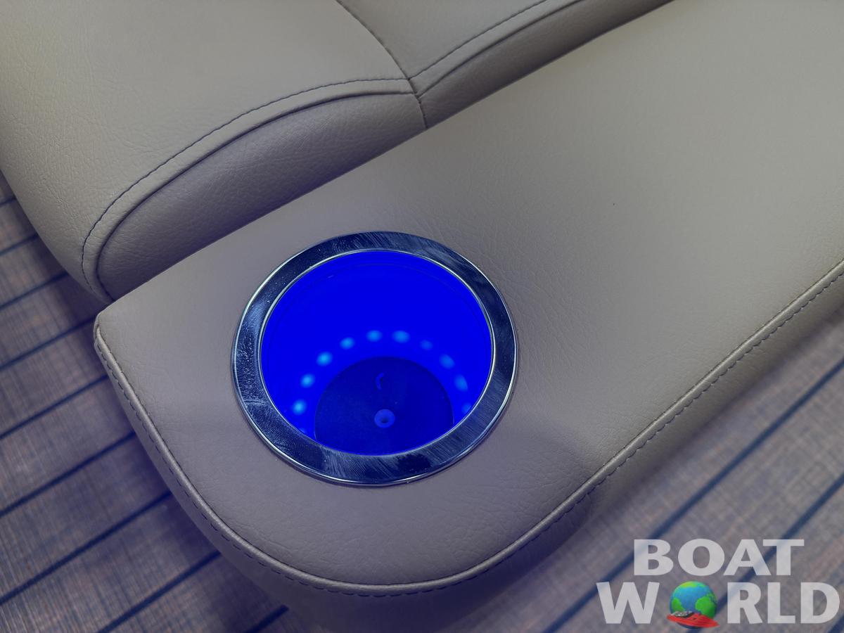 2026 Bentley Legacy 223 Swingback Tritoon $52995