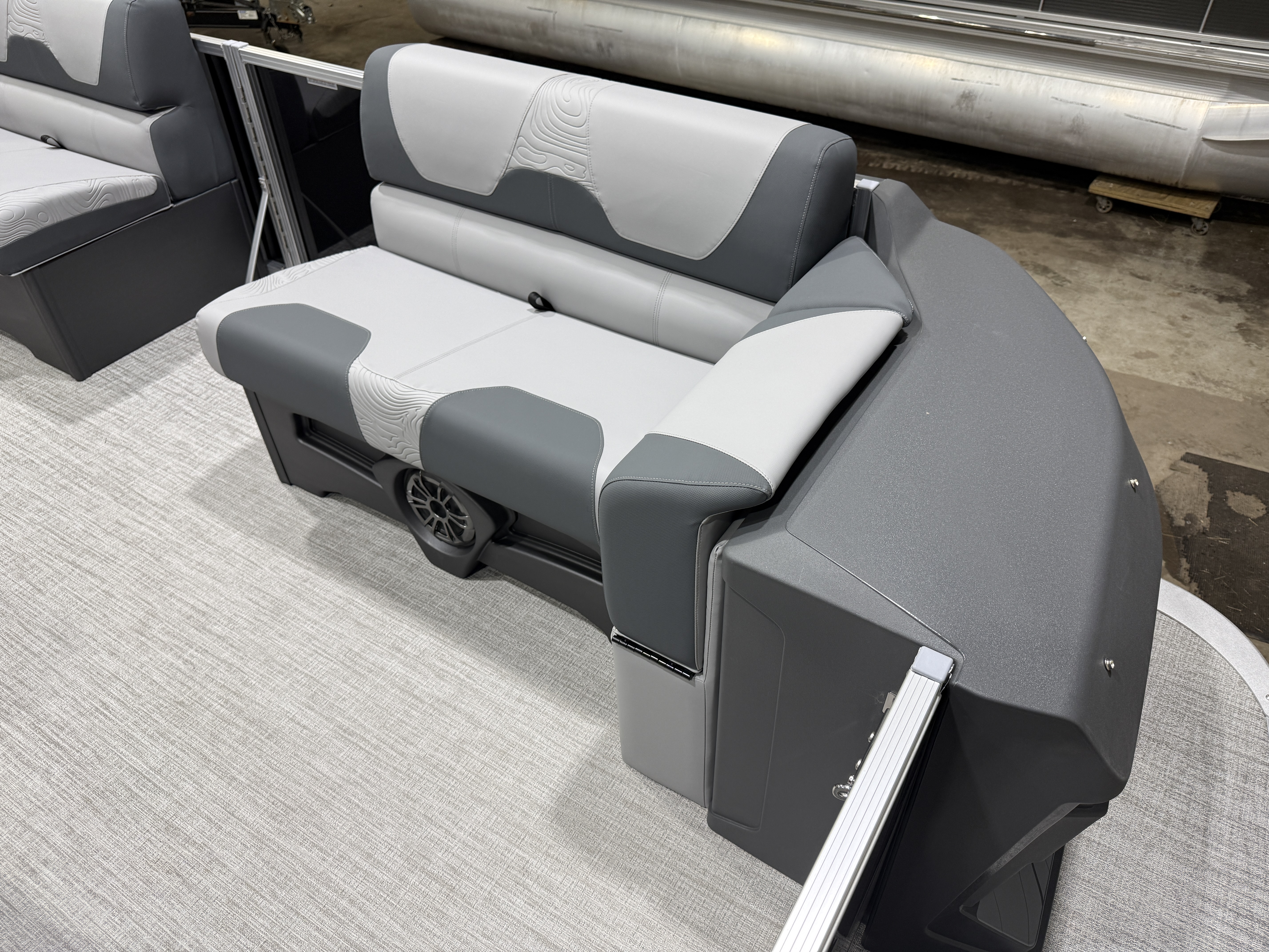 2026 Tahoe Pontoons GEOfish 2385 Rear Fish 