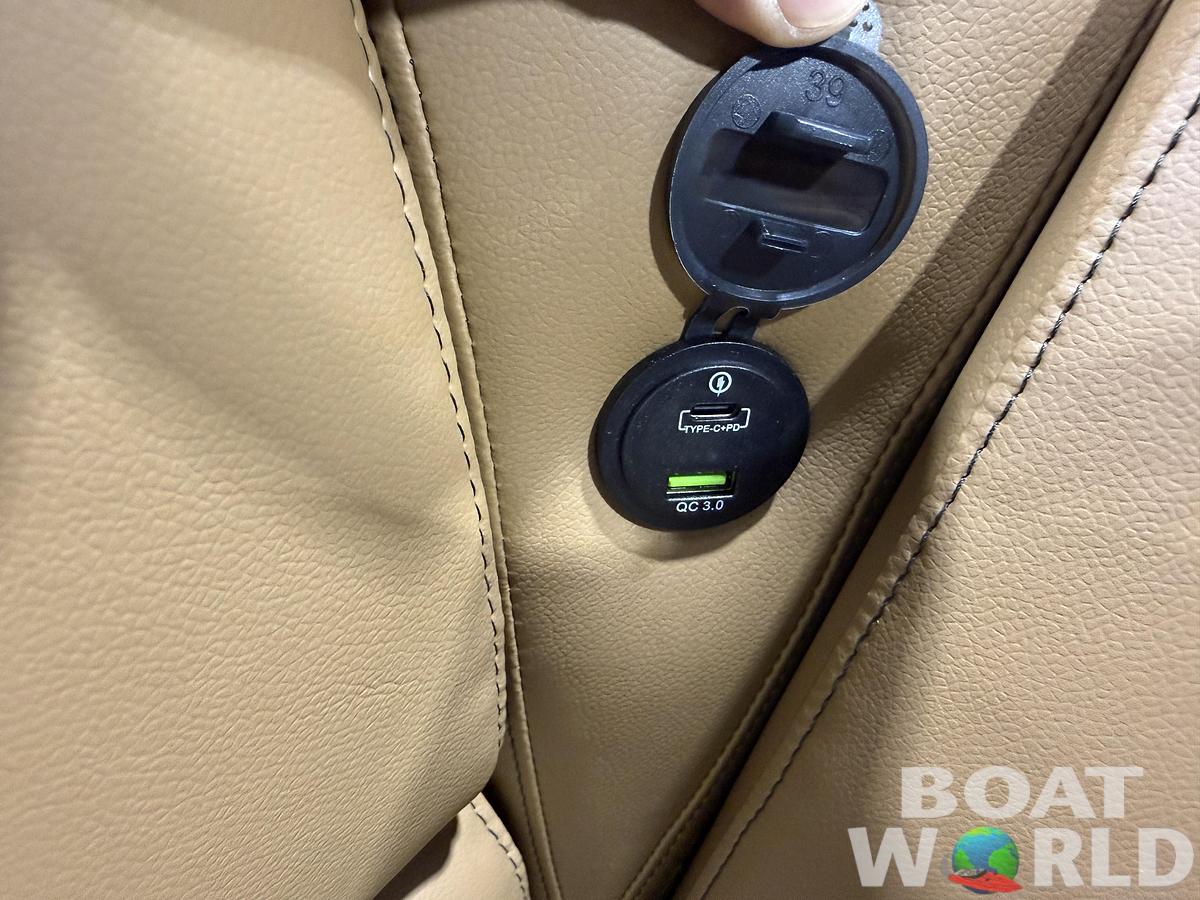 2026 Tahoe Pontoons Sport 2385 Swingback (VRB) Tritoon