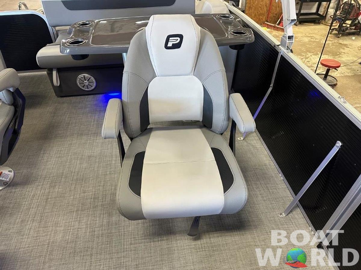 2025 Princecraft Vectra 21 RL SS Swingback Pontoon & Mercury 4-Stroke EFI