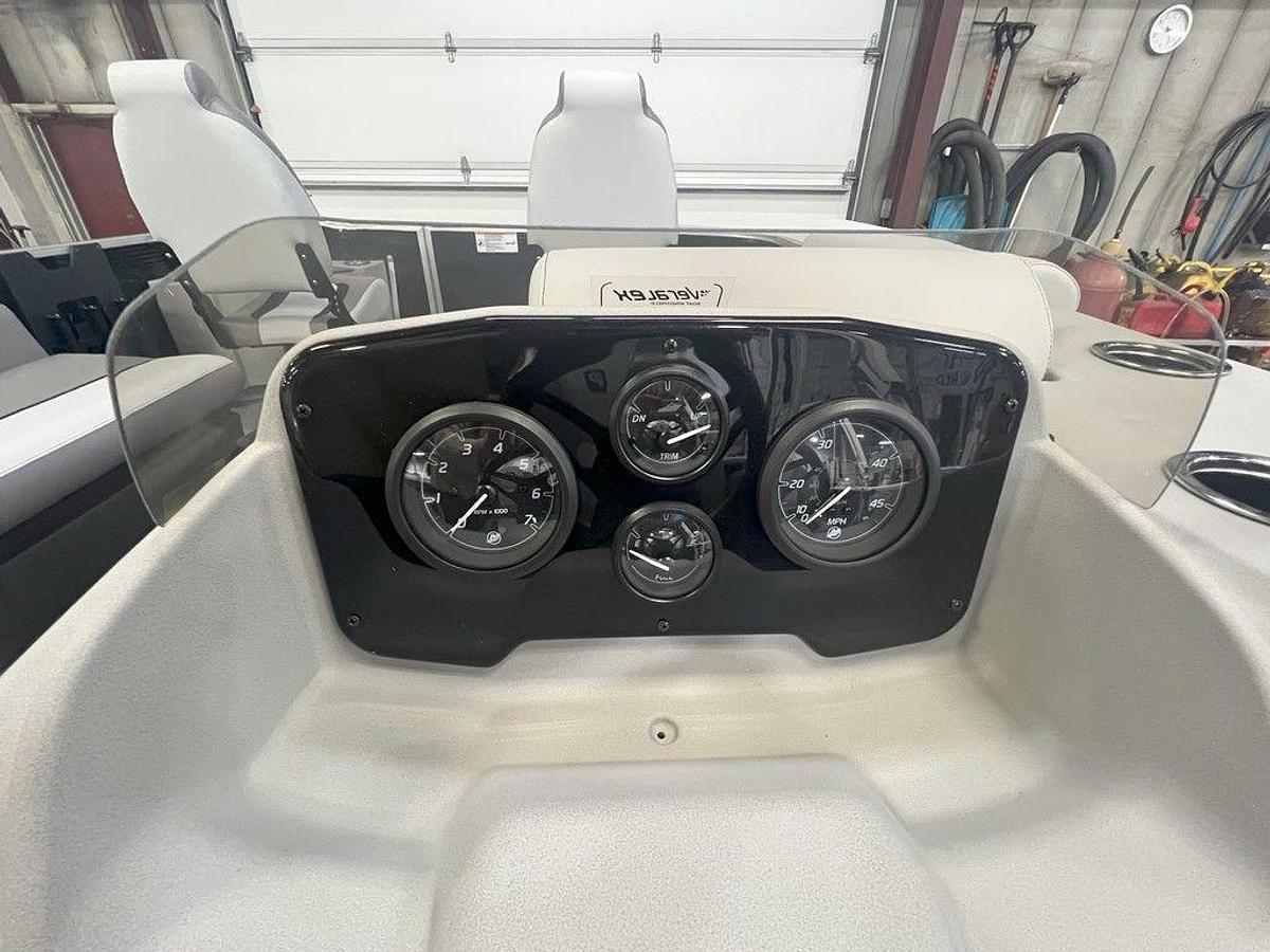 2025 Princecraft 21 Sportfisher 2-S Pontoon & Mercury 4-Stroke EFI