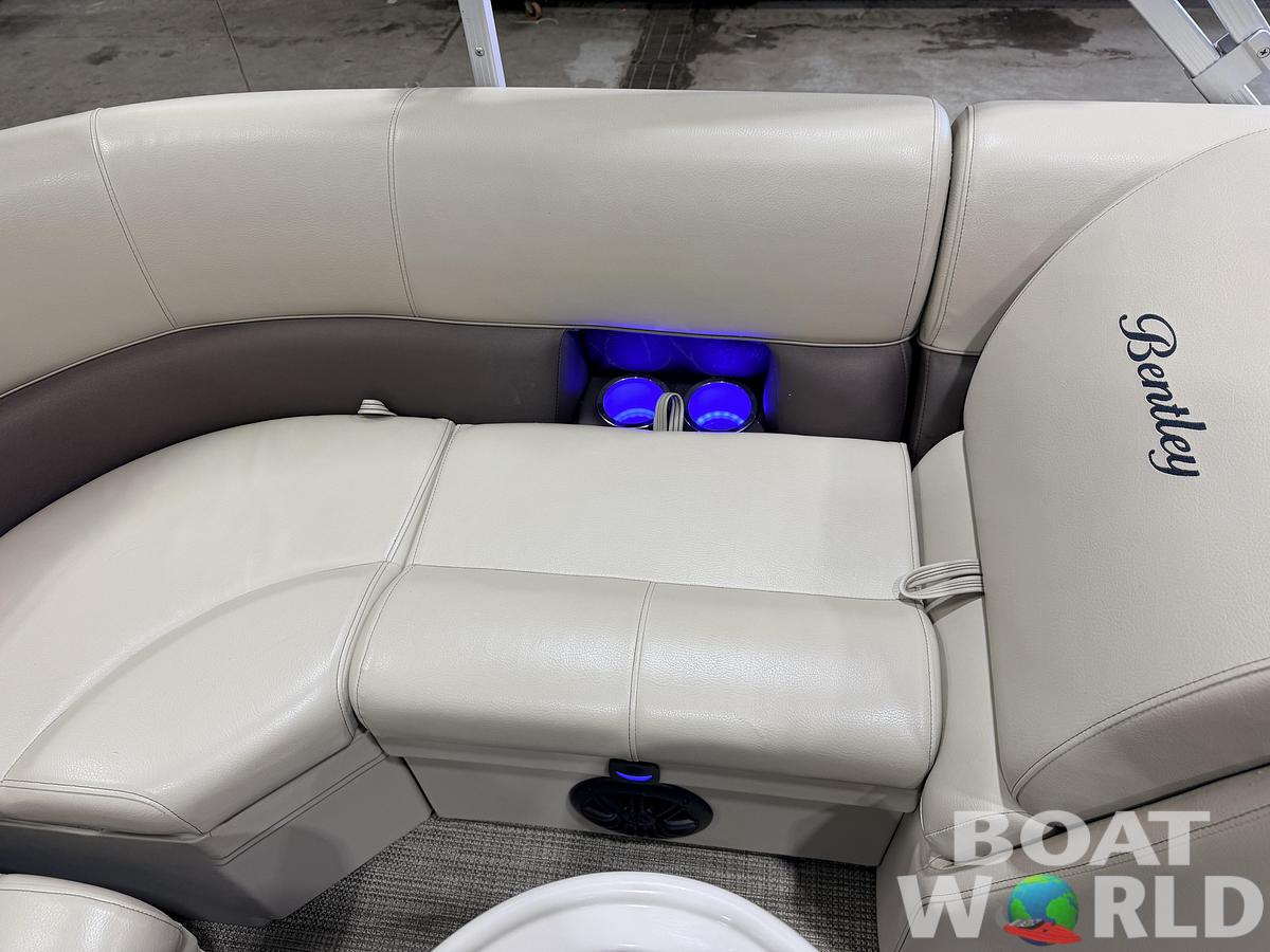 Used 2022 Bentley Pontoons Legacy 200 Navigator Quad Lounge & 100HP Honda 4Stroke -$34,995