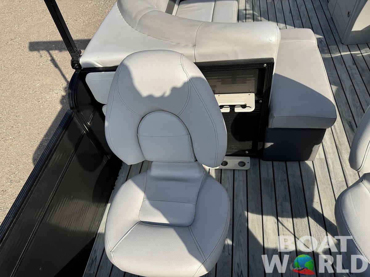 Used 2017 Crest  200 Pontoon with 115HP Yamaha Fourstroke EFI