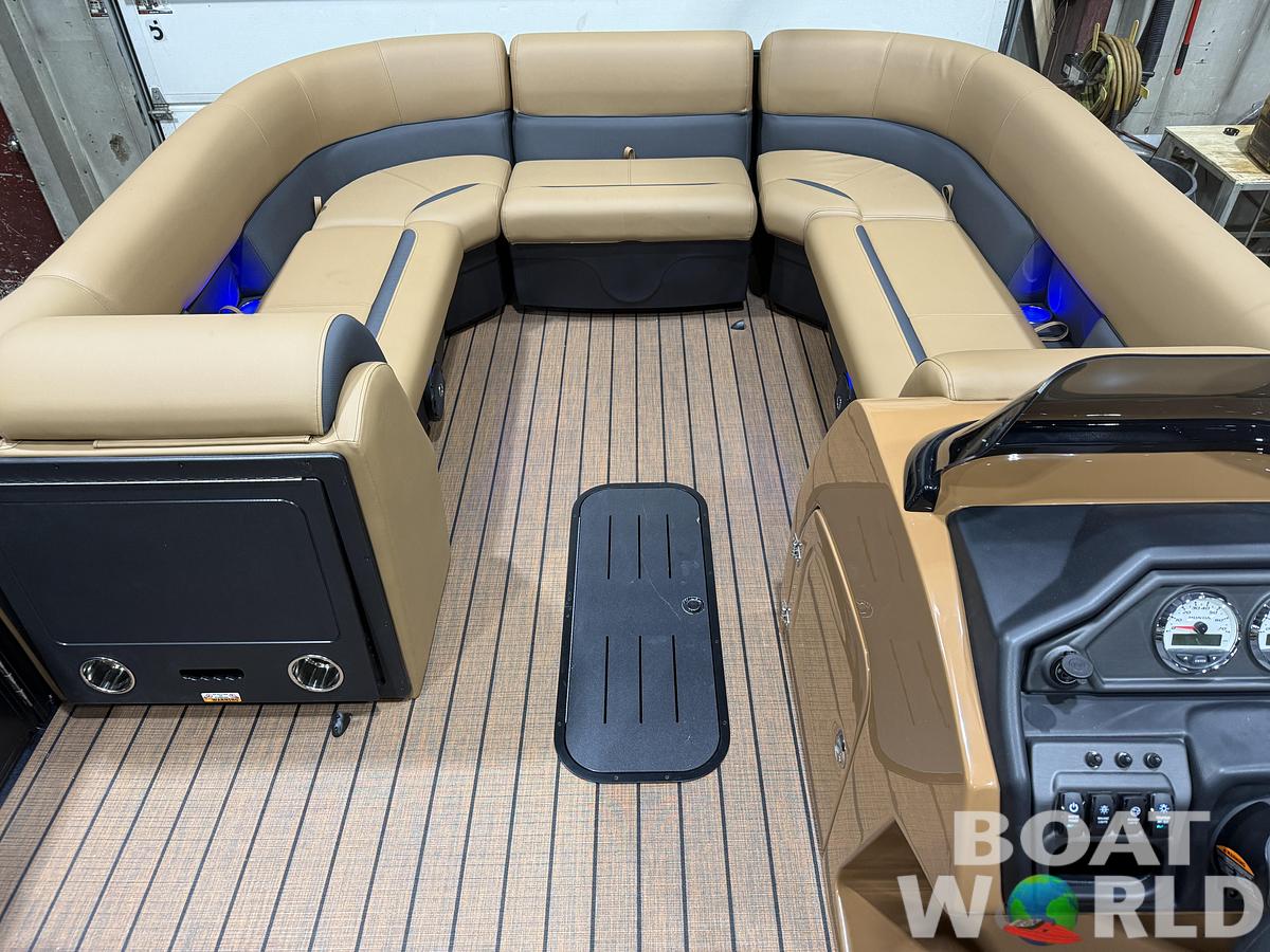 2026 Bentley 300HP Legacy 243 Navigator Tritoon $68995