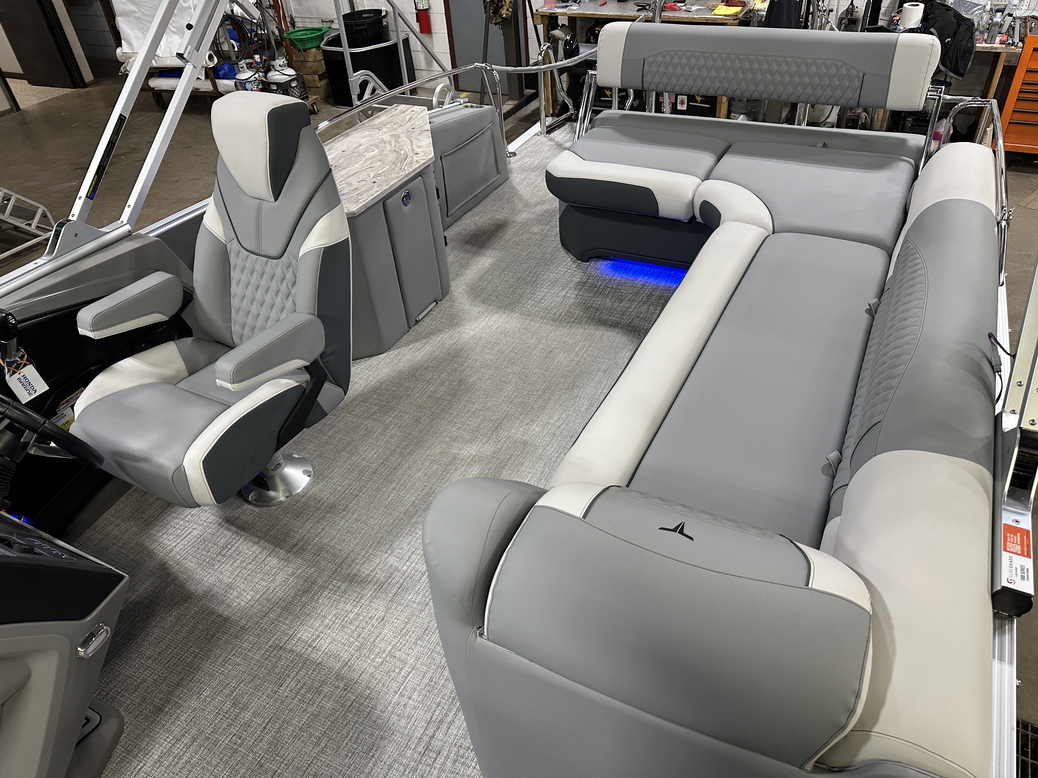 2025 Tahoe Pontoons Cascade 2385 Cruise Rear Bench (CRB) & Honda 4-Stroke EFI