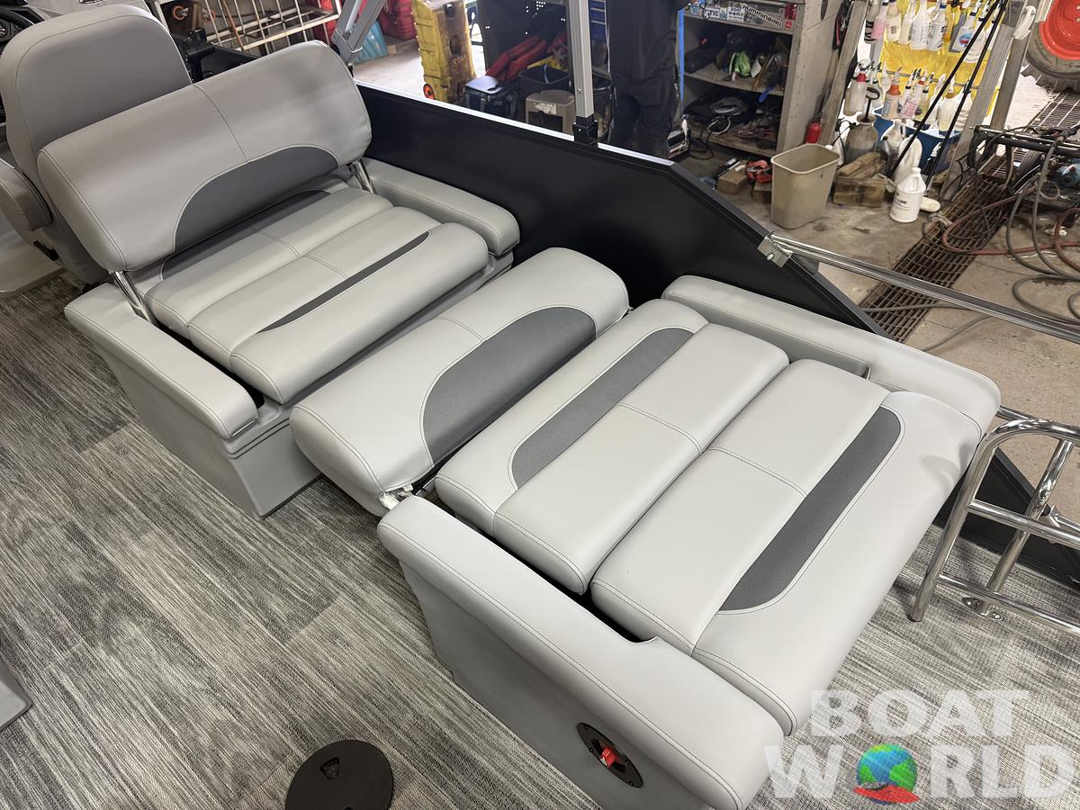 2026 Bentley Pontoons Legacy 220 QSB Swingback & 4-Stroke EFI