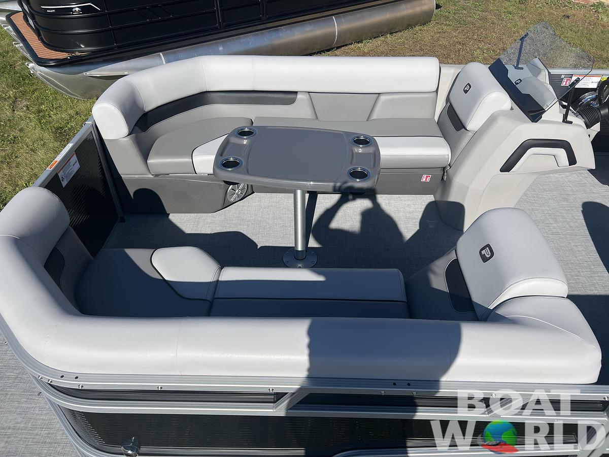 2026 Princecraft Vectra 23 RL Swingback Lounge Pontoon