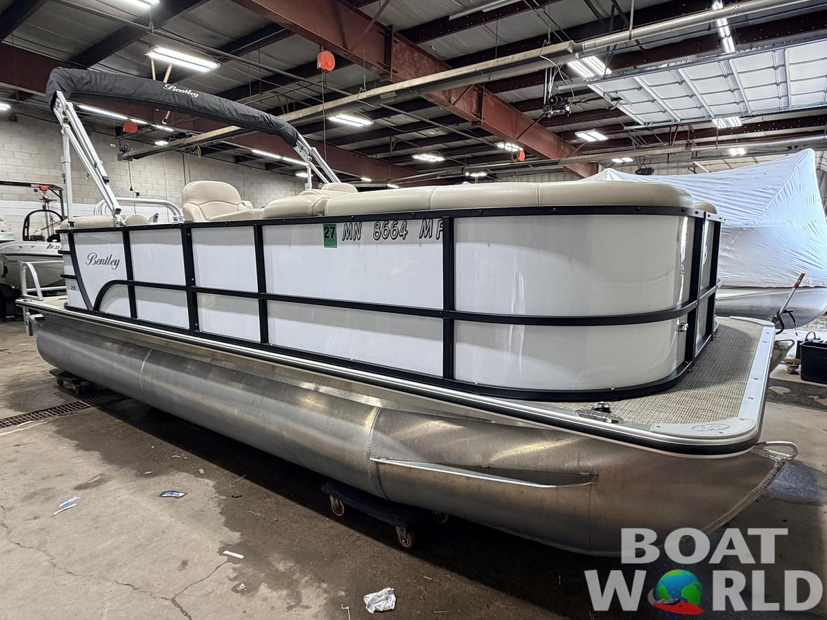 Used 2022 Bentley Pontoons Legacy 200 Navigator Quad Lounge & 100HP Honda 4Stroke -$34,995