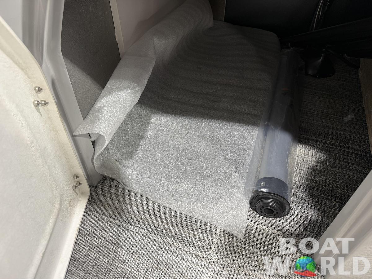 2026 Bentley Legacy 200 Navigator Quad Lounge Pontoon $34995