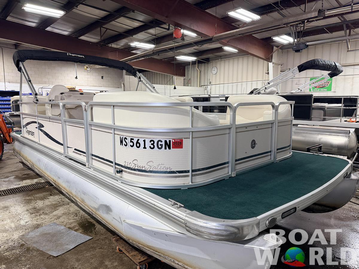 Used 2004 Premier 210 SunSation & 60HP Yamaha 4Stroke - $12,995