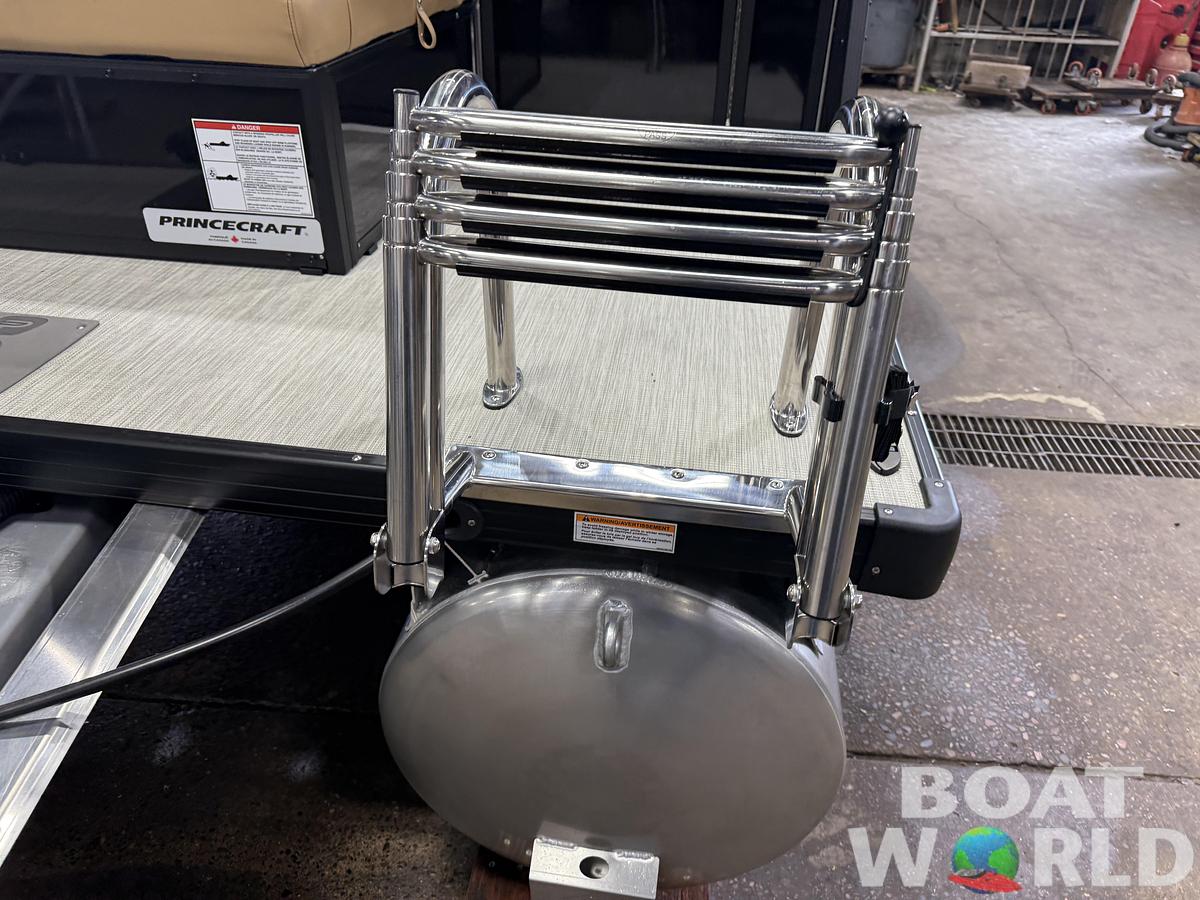 2027 Princecraft Vectra 23 RL SS Swingback Pontoon $36,995