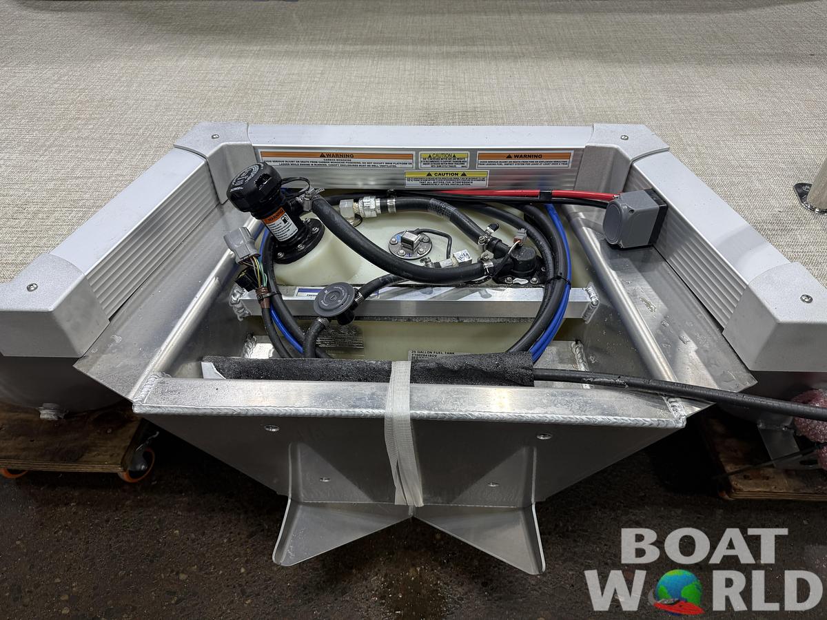 2026 Tahoe Pontoons Sport 2180 Quad Lounge