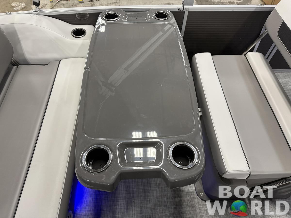 2026 Princecraft Vectra 21 RL Swingback Dinette Pontoon 