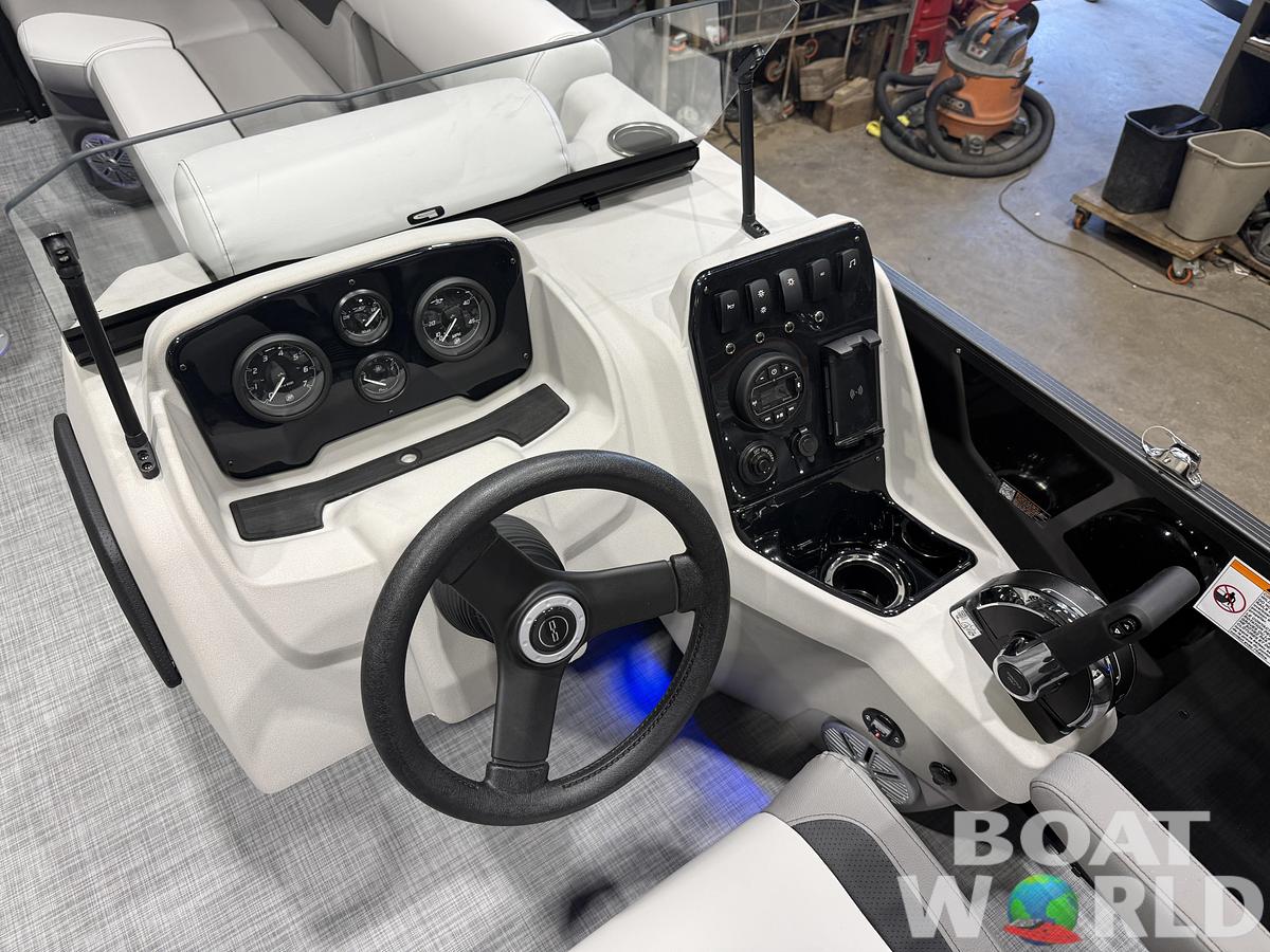 2027 Princecraft Vectra 21 Quad Lounge Pontoon $36995