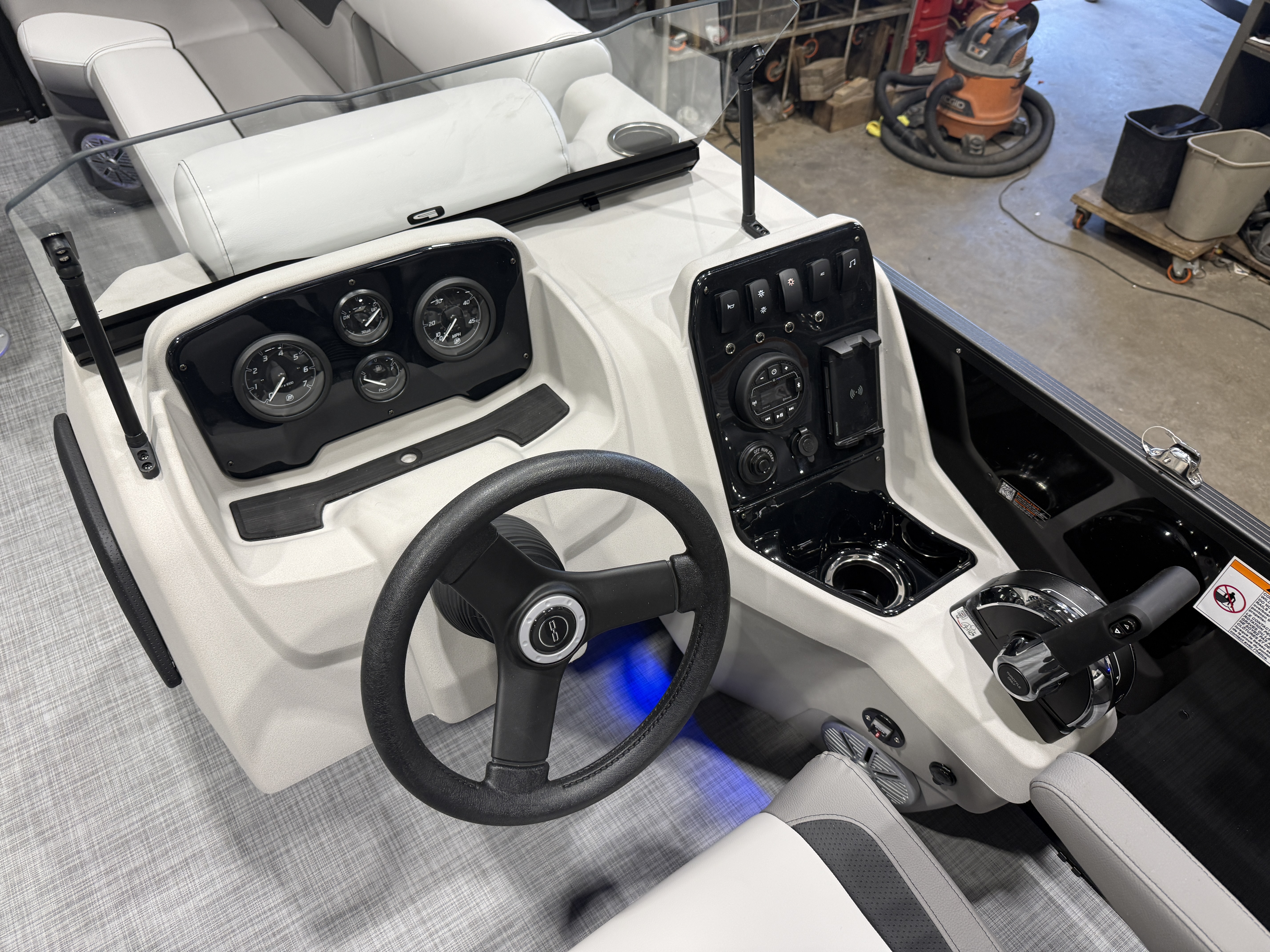 2027 Princecraft Vectra 21 Quad Lounge Pontoon $36995