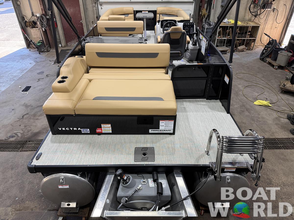 2027 Princecraft Vectra 23 RL Dinette Swingback $36,995