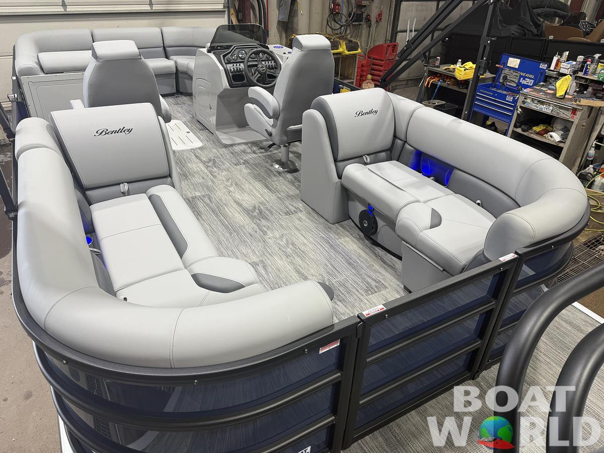 2026 Bentley 223 Navigator Quad Lounge Tritoon $50995