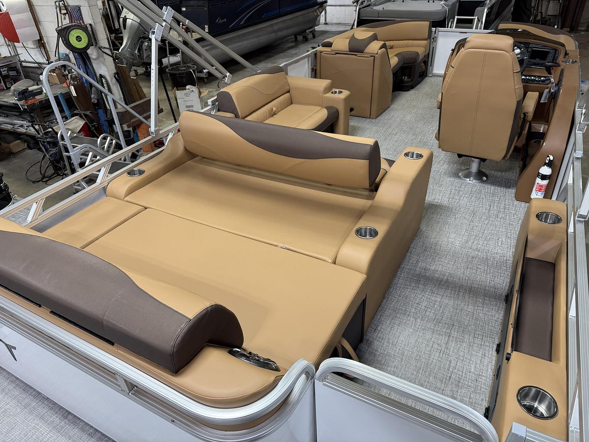 2025 Tahoe Pontoons LTZ 2385 Swingback (VRL) & Honda 4-Stroke EFI