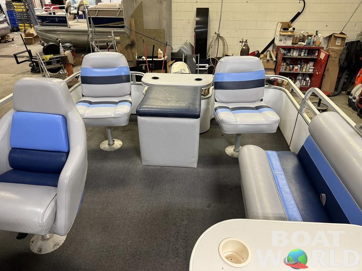 Used 2002 TMC 2200 FM Pontoon