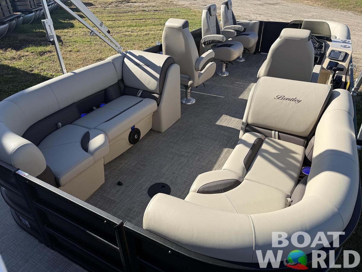 2026 Bentley Pontoons Legacy 220 Navigator DL Quad Lounge