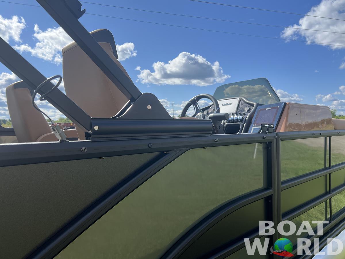 2026 Bentley Pontoons Elite 223 Swingback Tritoon