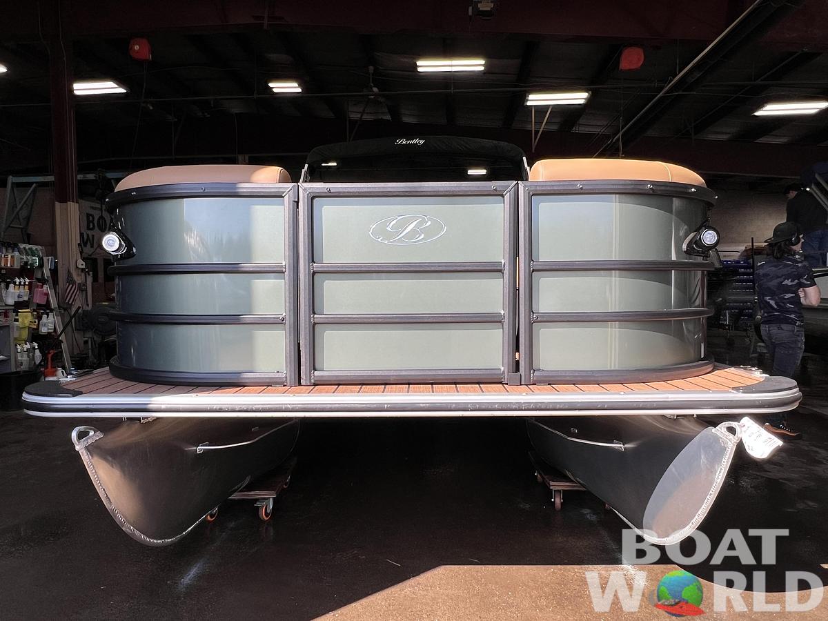 2026 Bentley Legacy 220 QSB Swingback $43995