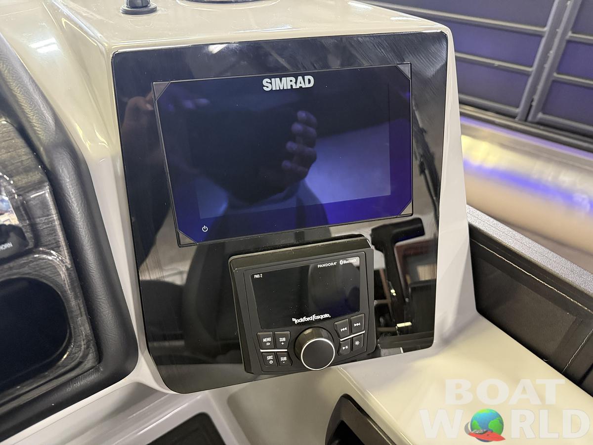 2026 Bentley Pontoons Elite 223 Swingback Tritoon