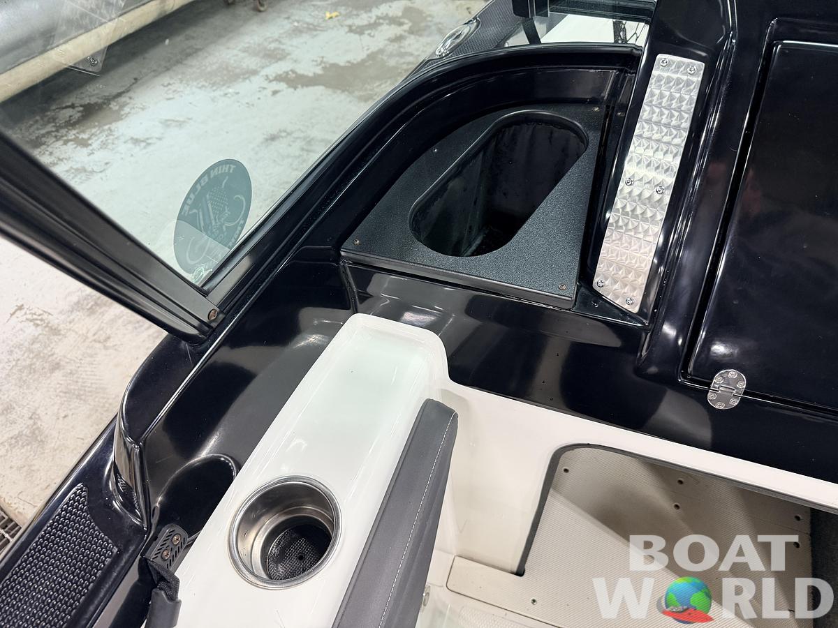 Used 2016 Larson FX 1850 DC Fiberglass Fishing Boat