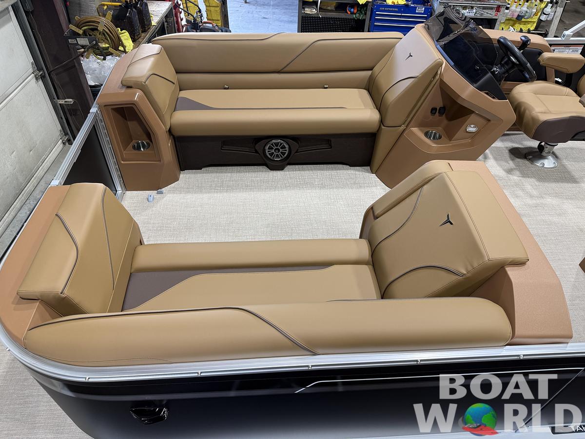 2027 Tahoe Sport VRB Premium 2385 Swingback & 4-Stroke $37995