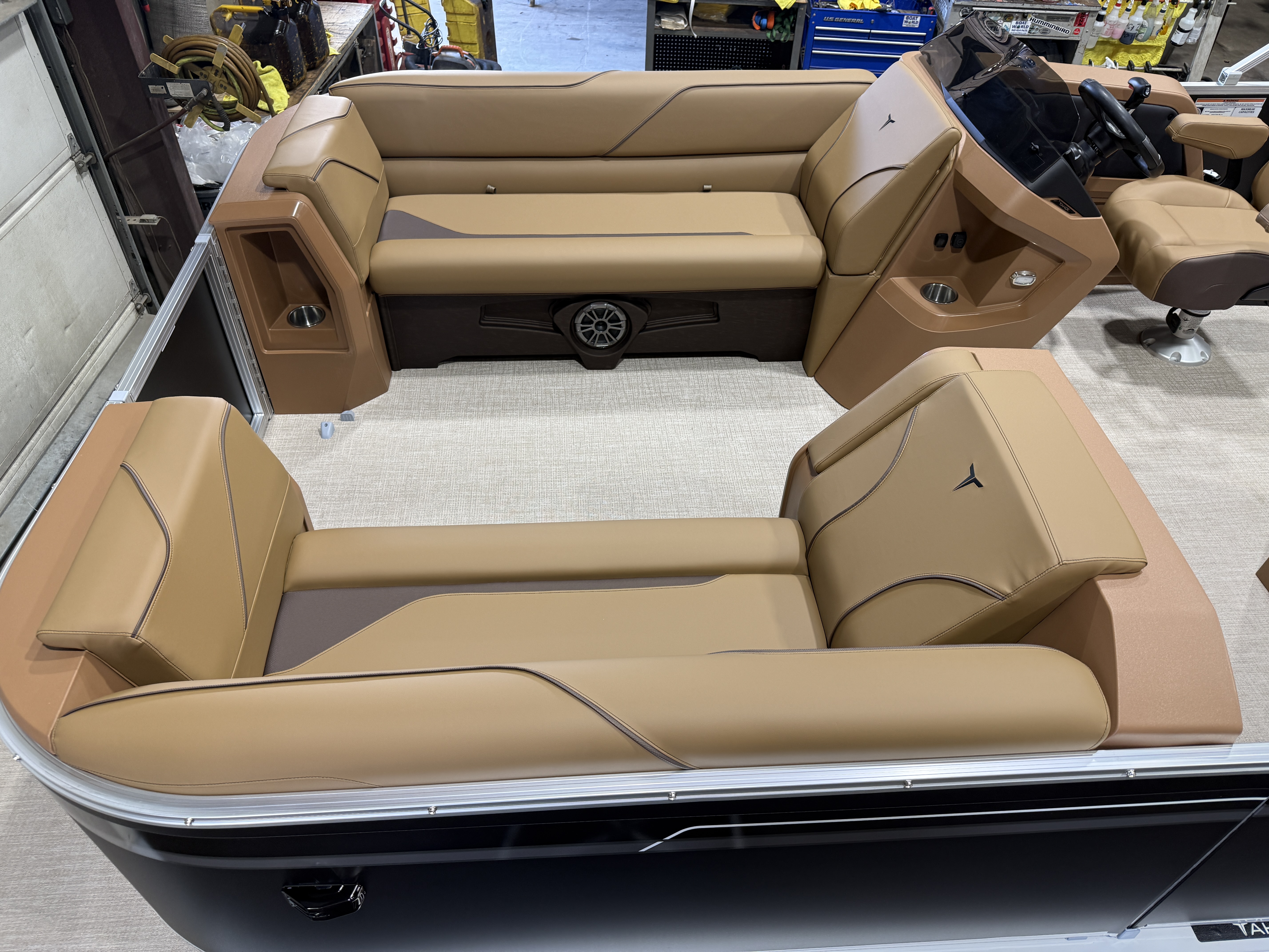 2027 Tahoe Sport VRB Premium 2385 Swingback & 4-Stroke $37995