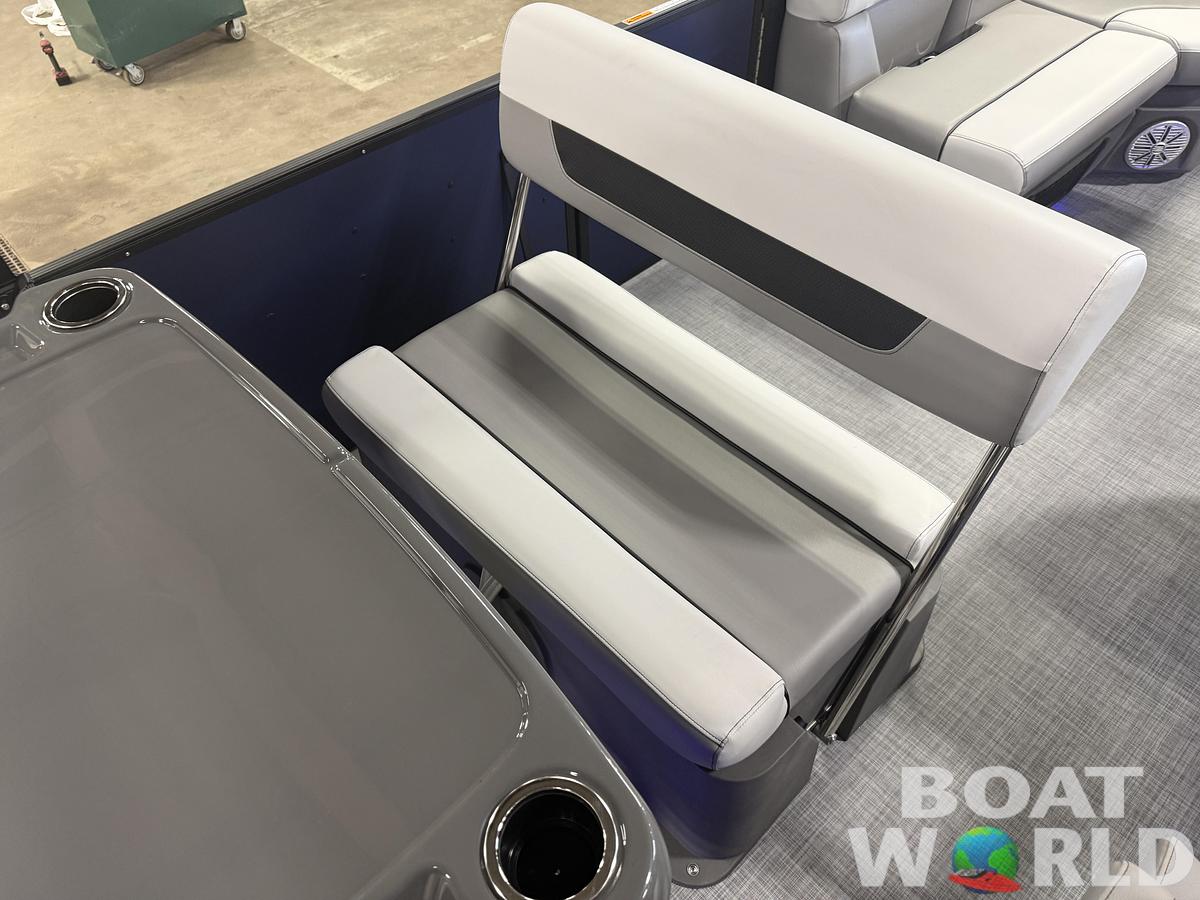 2027 Princecraft Vectra 21 RL Swingback Dinette $34995