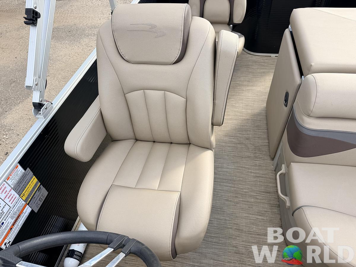Used 2023 Bennington S20 F & 70HP Suzuki 4Stroke -$27,995