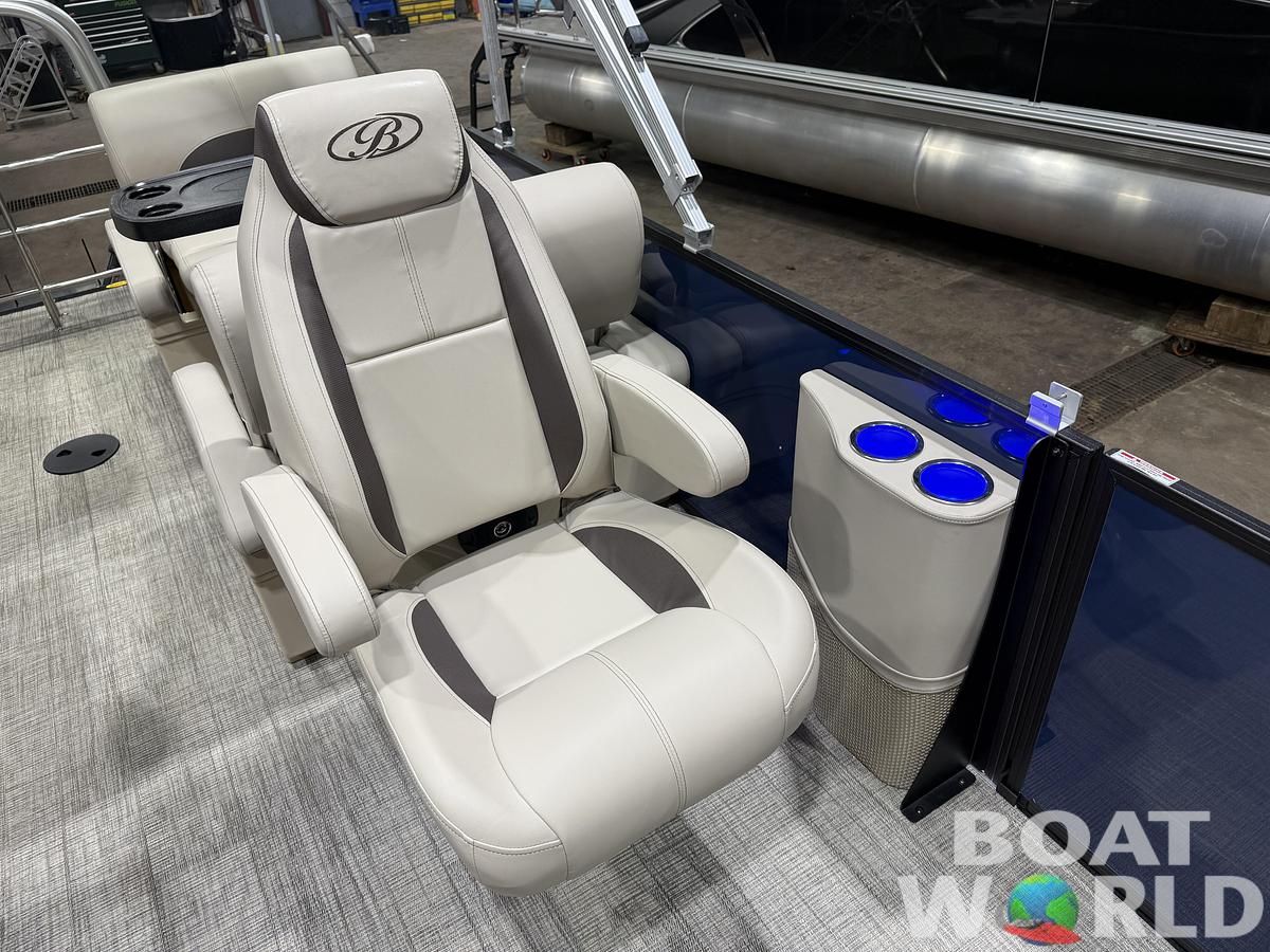 2026 Bentley Pontoons Legacy 220 QSB Swingback 